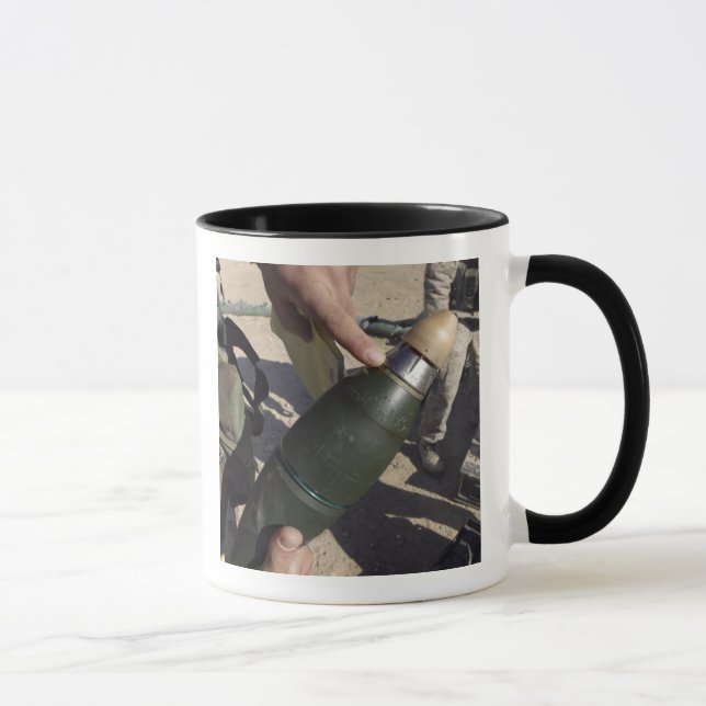 Tasse Un chef d'équipe indique un délai (Droite)