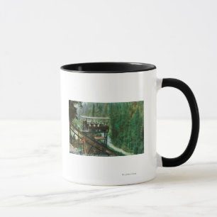 Tasse Un chemin de fer pittoresque le long du fleuve