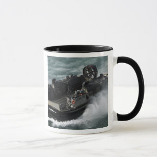 Tasse Un coussin d'air de barge de débarquement de
