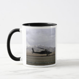 Tasse Un décollage d'AH-64A Apache