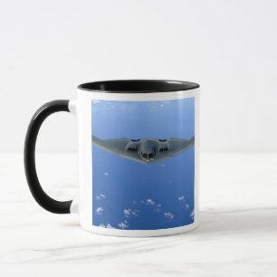 Tasse Un esprit B-2 monte par le ciel