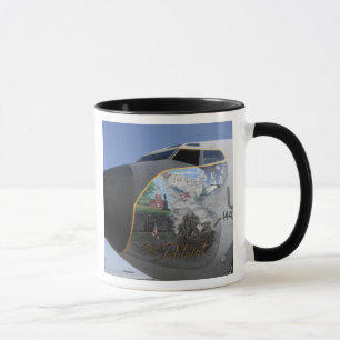 Tasse Un KC-135 Stratotankeraffichant un nez patriotique