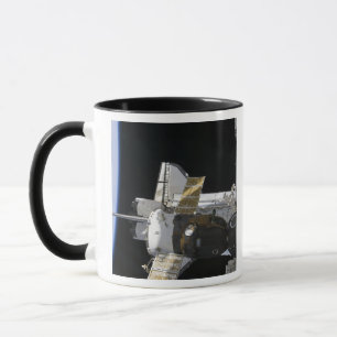 Tasse Un vaisseau spatial accouplé de Soyuz