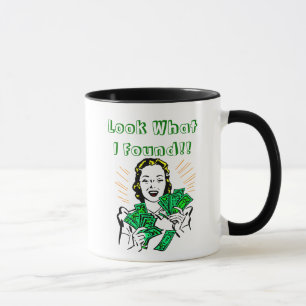 Tasse Une Femme Trouve De L'Argent