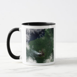 Tasse Volcan d'Ulawun de sommet de New Britain