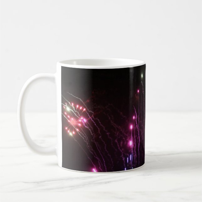 Tasse von Feuerwerkskörpern (Links)
