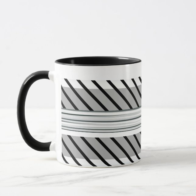 Tasse von grün, schwarz und grau gestreift (Links)