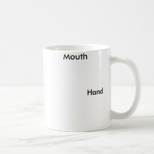 Tasse von Hand und Mund