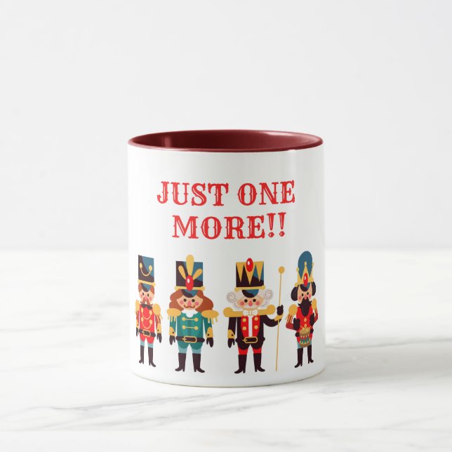 Tasse von Nutcracker Toy Soldiers (Zentrum)