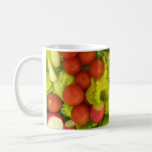 Tasse von Salaten und Gemüse