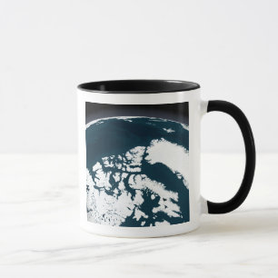 Tasse Vue au-dessus du Groenland et de l'océan arctique