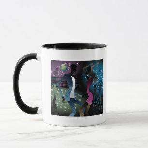 Tasse Vue de côté des personnes dansant par le