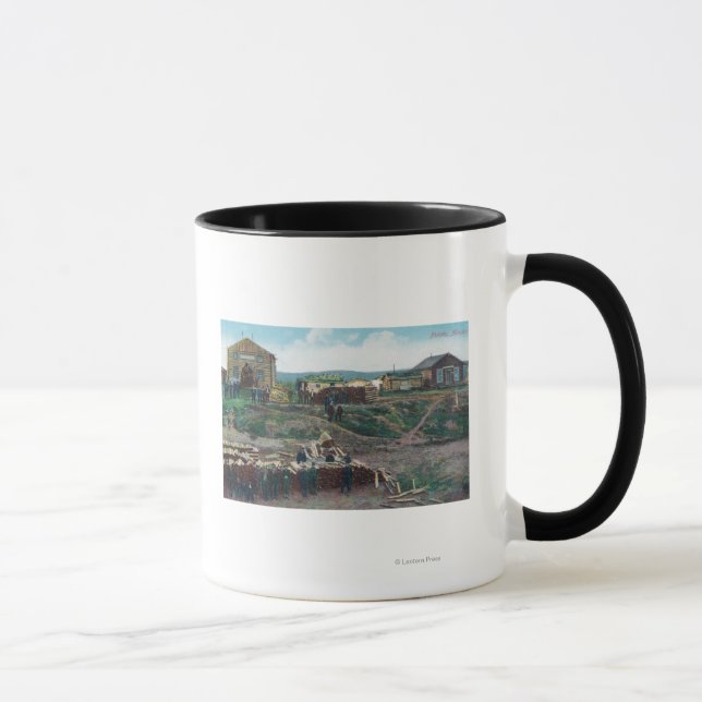 Tasse Vue des citadins autour de Bois coupéNulato, AK (Droite)