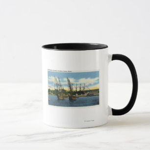 Tasse Vue des épaves anciennes du port