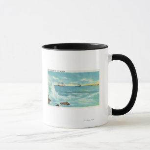 Tasse Vue d'une scène de Surf, Navires sur Casco Bay