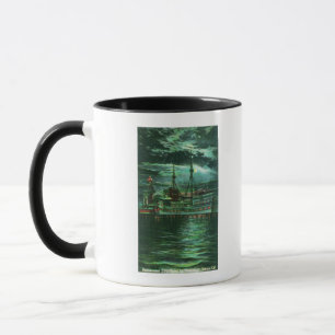 Tasse Vue éclairée par la lune de l'hôtel de bateau de