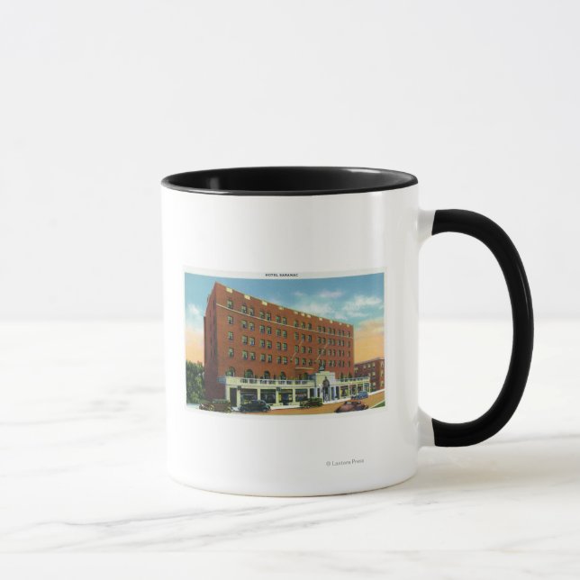 Tasse Vue extérieure de l'hôtel Saranac (Droite)
