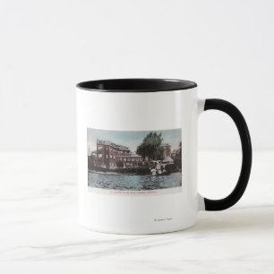 Tasse Vue extérieure d'un sanatorium sur le rivage de
