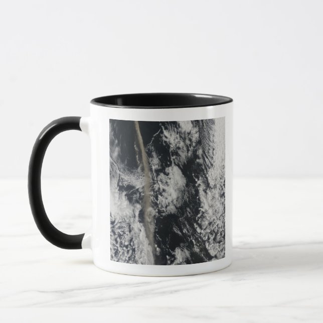 Tasse Vue satellite d'un panache de cendres (Gauche)