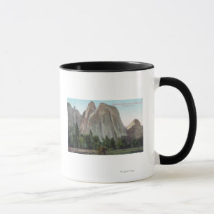 Tasse Vue sur les prés des rochers de la cathédrale