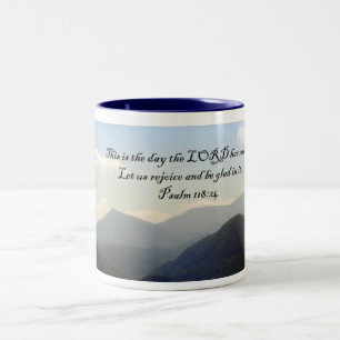 Tassen: Panoramische Smokies Ansicht Zweifarbige Tasse