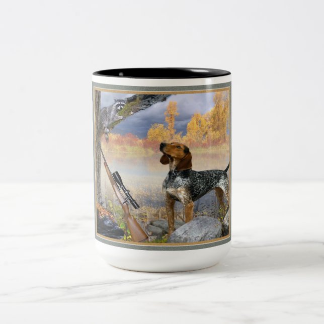 Tasses de raton laveur d'arbres de chien de (Centre)