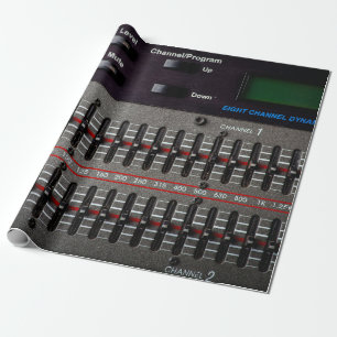 Tasten auf einem Tonmischer im Aufnahmestudio. Geschenkpapier