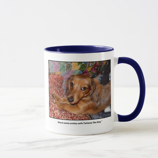 Tatjana der Hundeanteil einige lächelt Tasse (Rechts)