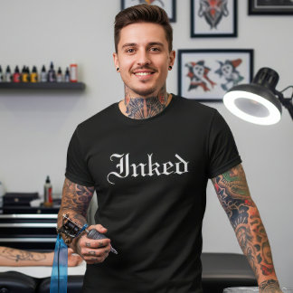 Tätowierer-Schriftart Inked Gothic T-Shirt