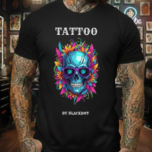 Tätowierstudio-T-Shirt mit Totenkopf-Sonnenbrille- T-Shirt