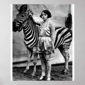 Tätowierte Zirkusdame und Zebra Poster