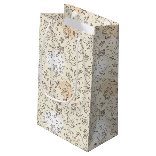 Tätowierungskonzeptmuster Kleine Geschenktüte (Rückseite Schrägansicht)