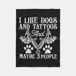 Tattoo und Hund Liebhaber der sonnigen Tinte Addic Fleecedecke
