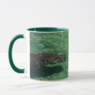 **"Tauche Ruhe: Ein Hippo-Schwimmen glänzend Tasse