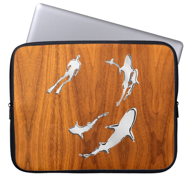 Tauchen mit Haifischen Silhouetten auf Teak Veneer Laptopschutzhülle (Vorderseite)