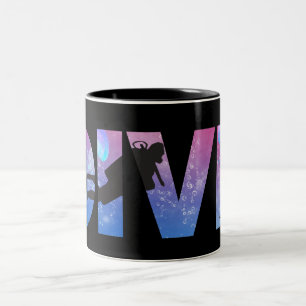 TAUCHEN mit Tauchern, die das Wort schreiben Zweifarbige Tasse