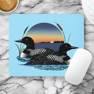 Tauchervogel-Paar Sonnenuntergang Blauer See Wildl Mousepad