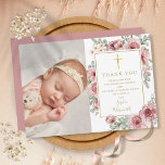 Taufe Christening Dusty Rose Blumenkohl Foto Dankeskarte<br><div class="desc">Personalisieren Sie mit Ihrem Foto und der Taufe,  taufen Sie Danksagungen in schicken Goldschriften auf dieser eleganten staubigen Rose Blumendesign. Entwickelt von Thisisnotme©</div>