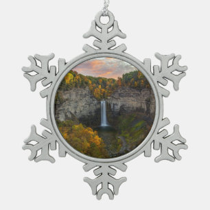 Taughannock Falls im Herbst Schneeflocken Zinn-Ornament