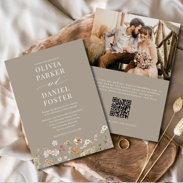 Taupe Boho Wildblume QR Code Foto Wedding Einladung (Von Creator hochgeladen)