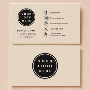 Taupe-Minimalist-Logo mit Social-Media-Icons Visitenkarte