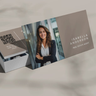 Taupe Modern Real Anwesen Berufliches Foto QR Visitenkarte