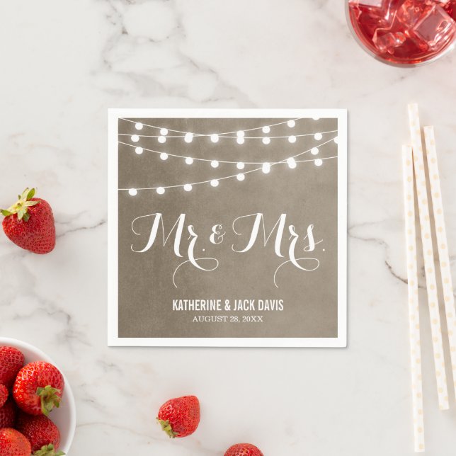 Taupe String Lights Wedding Monogram Serviette (Beispiel)