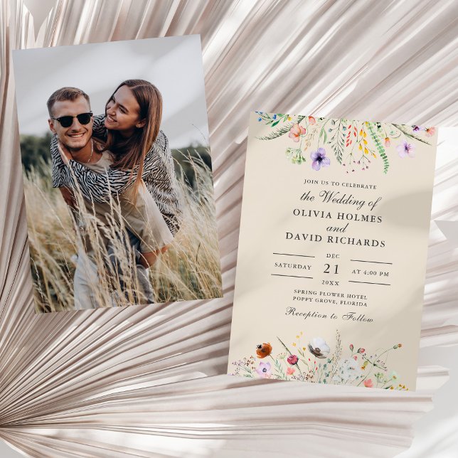 Taupe Wildblume Meadow Custom Foto Wedding Einladung (Taupe Wildflower Meadow Custom Photo Wedding Invitation on a sunny white dry palm leaf.)
