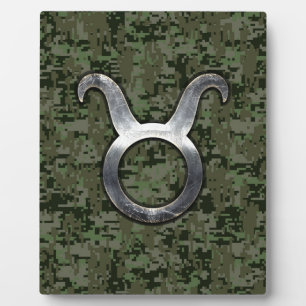 Taurus Signage auf Woodland Green Digital Camoufla Fotoplatte