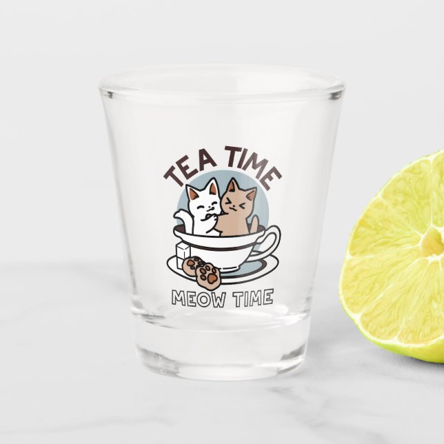 Tea Time Meow Time - Niedliches Katzen- und Teedes Schnapsglas (Vorderseite)