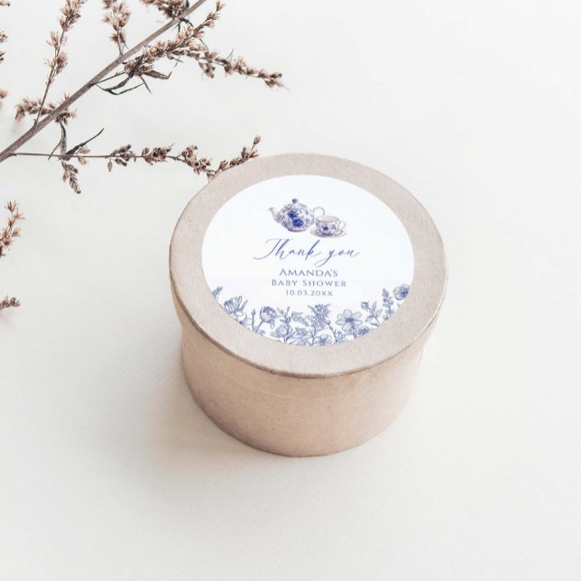 Tea Time Toile Themse Baby Dusche Runder Aufkleber (Von Creator hochgeladen)