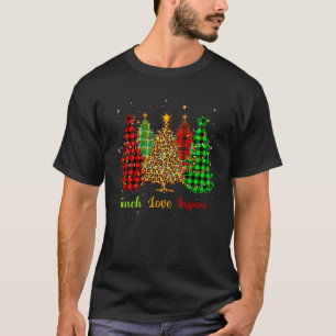 Teach Liebe Inspirierte Weihnachtsbaum mit rot kar T-Shirt