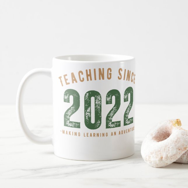 Teacher Mug | Teaching Since 2022 Kaffeetasse (Mit Donut)