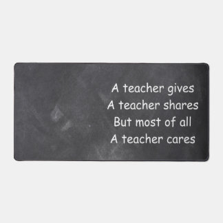 Teacher verleiht Shares Cares-Klassendekoration Schreibtischunterlage